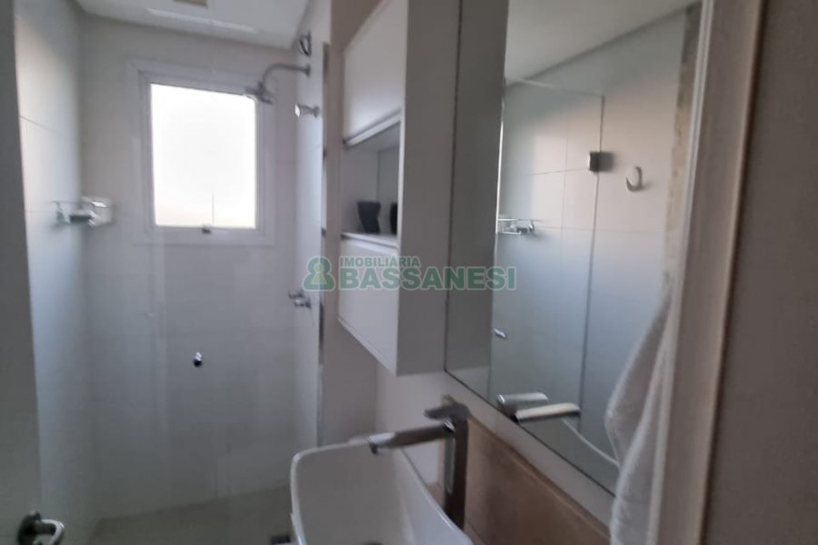 Apartamento com 129m², 2 dormitórios, 2 vagas, no bairro Vila Horn em Caxias do Sul para Comprar