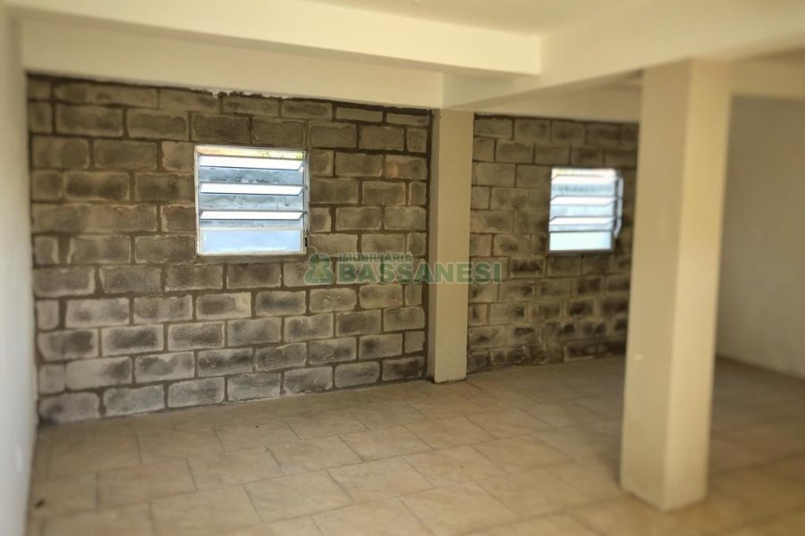 Casa Comercial com 254m², 8 dormitórios, 3 vagas, no bairro Jardim América em Caxias do Sul para Alugar