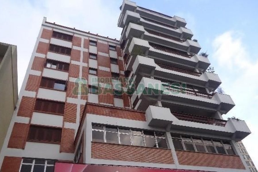 Apto/Cobertura com 505m², 3 dormitórios, 4 vagas, no bairro Centro em Caxias do Sul para Comprar