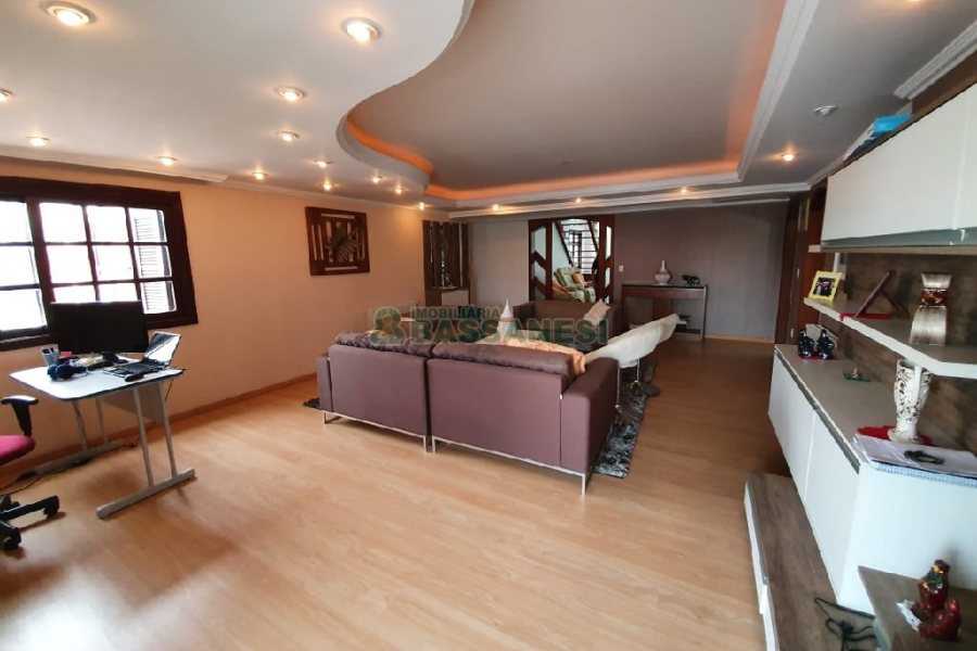 Apto/Cobertura com 505m², 3 dormitórios, 4 vagas, no bairro Centro em Caxias do Sul para Comprar