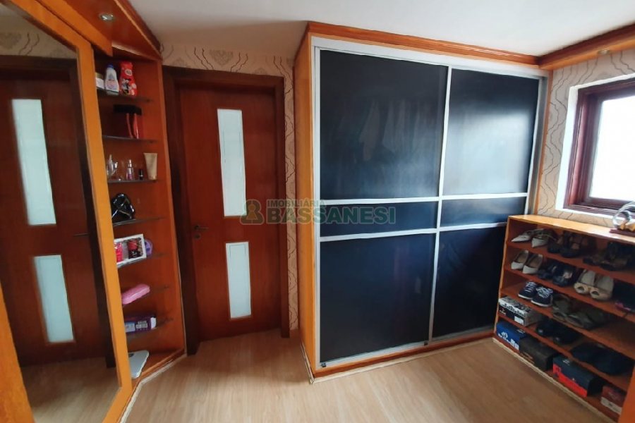Apto/Cobertura com 505m², 3 dormitórios, 4 vagas, no bairro Centro em Caxias do Sul para Comprar