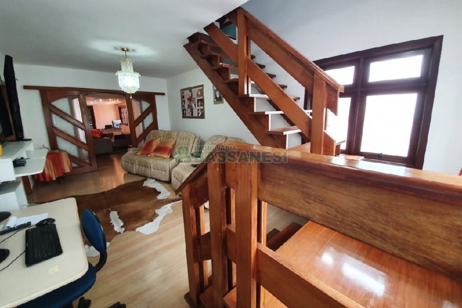 Apto/Cobertura com 505m², 3 dormitórios, 4 vagas, no bairro Centro em Caxias do Sul para Comprar