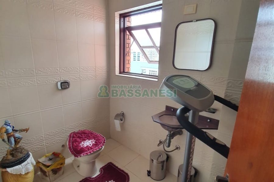 Apto/Cobertura com 505m², 3 dormitórios, 4 vagas, no bairro Centro em Caxias do Sul para Comprar