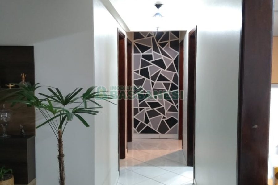 Casa com 82m², 3 dormitórios, 1 vaga, no bairro Pio X em Caxias do Sul para Comprar