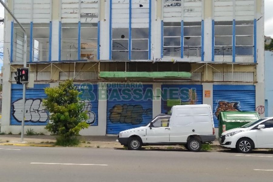 Loja com 1200m², no bairro Cruzeiro em Caxias do Sul para Alugar