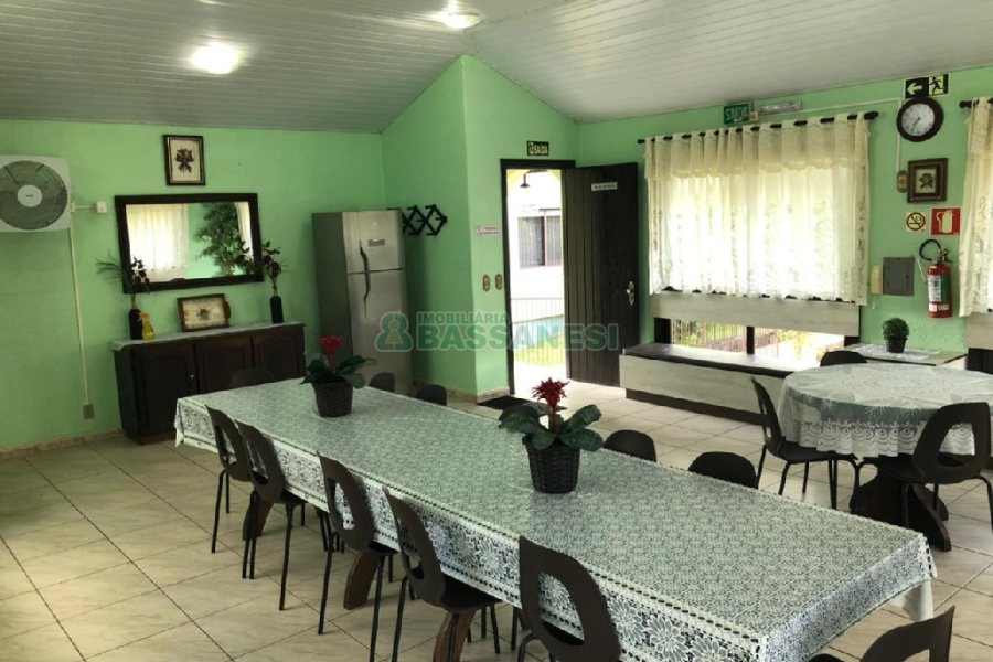 Apartamento com 77m², 2 dormitórios, 1 vaga, no bairro Marechal Floriano em Caxias do Sul para Comprar