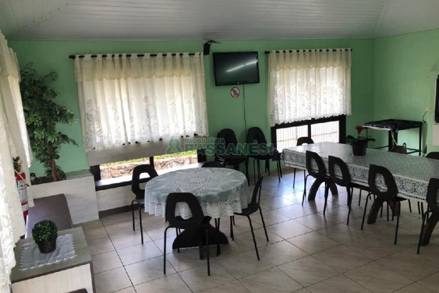 Apartamento com 77m², 2 dormitórios, 1 vaga, no bairro Marechal Floriano em Caxias do Sul para Comprar