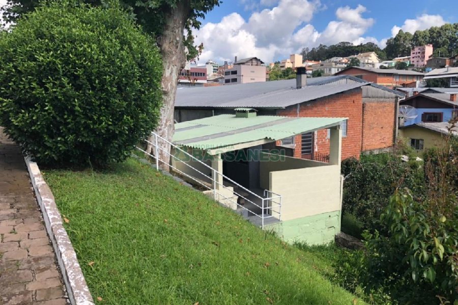Apartamento com 77m², 2 dormitórios, 1 vaga, no bairro Marechal Floriano em Caxias do Sul para Comprar