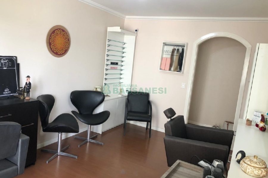Apartamento com 77m², 2 dormitórios, 1 vaga, no bairro Marechal Floriano em Caxias do Sul para Comprar