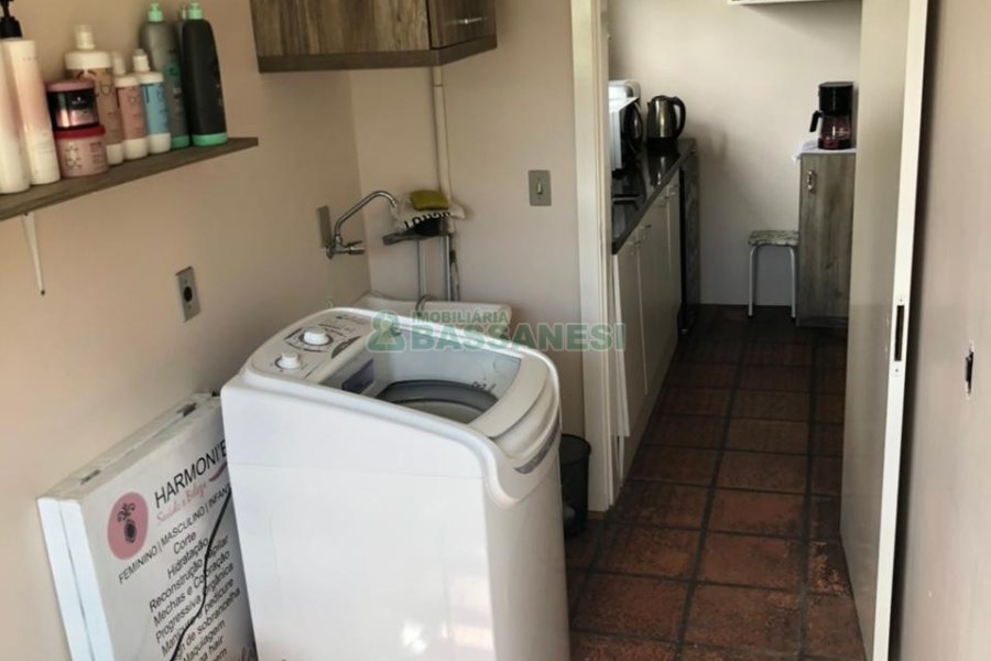 Apartamento com 77m², 2 dormitórios, 1 vaga, no bairro Marechal Floriano em Caxias do Sul para Comprar