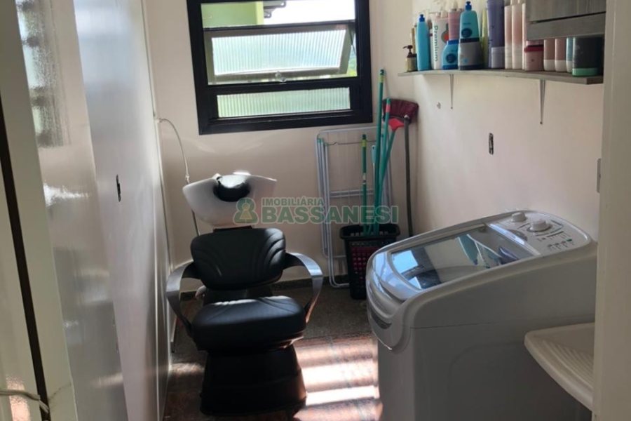 Apartamento com 77m², 2 dormitórios, 1 vaga, no bairro Marechal Floriano em Caxias do Sul para Comprar