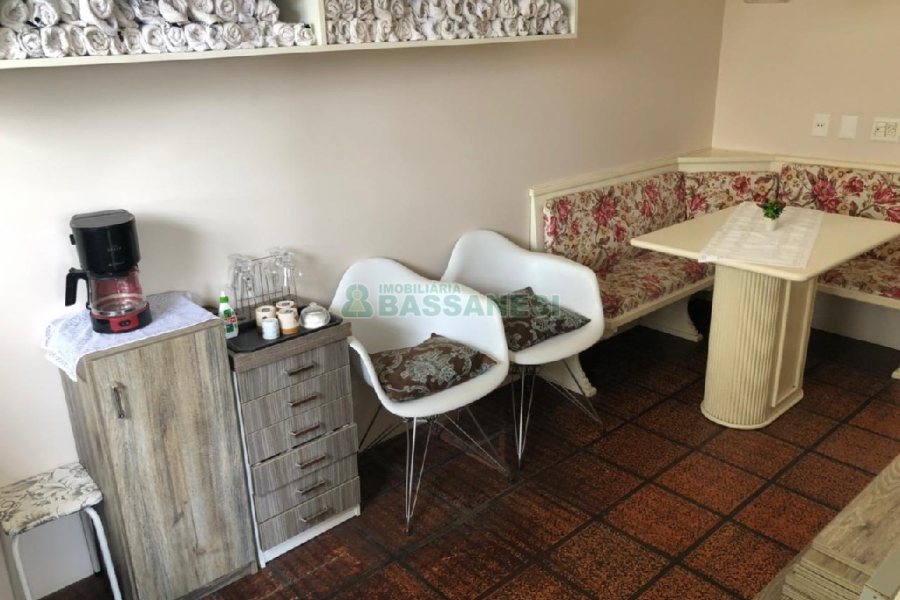 Apartamento com 77m², 2 dormitórios, 1 vaga, no bairro Marechal Floriano em Caxias do Sul para Comprar