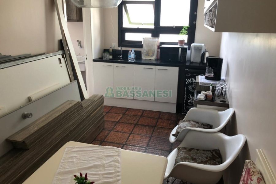 Apartamento com 77m², 2 dormitórios, 1 vaga, no bairro Marechal Floriano em Caxias do Sul para Comprar