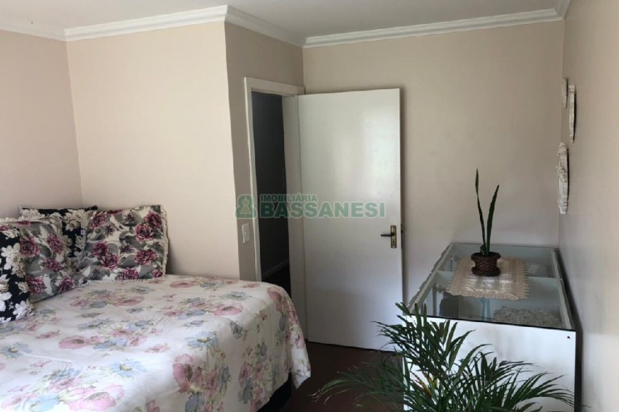 Apartamento com 77m², 2 dormitórios, 1 vaga, no bairro Marechal Floriano em Caxias do Sul para Comprar