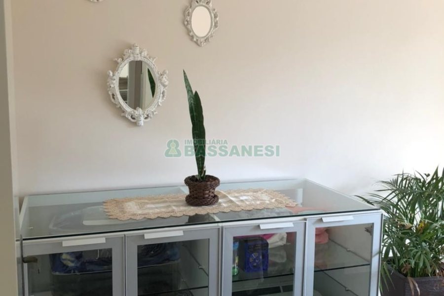 Apartamento com 77m², 2 dormitórios, 1 vaga, no bairro Marechal Floriano em Caxias do Sul para Comprar