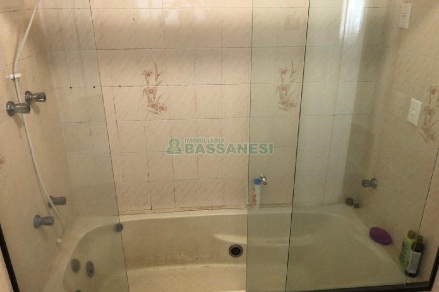 Apartamento com 77m², 2 dormitórios, 1 vaga, no bairro Marechal Floriano em Caxias do Sul para Comprar