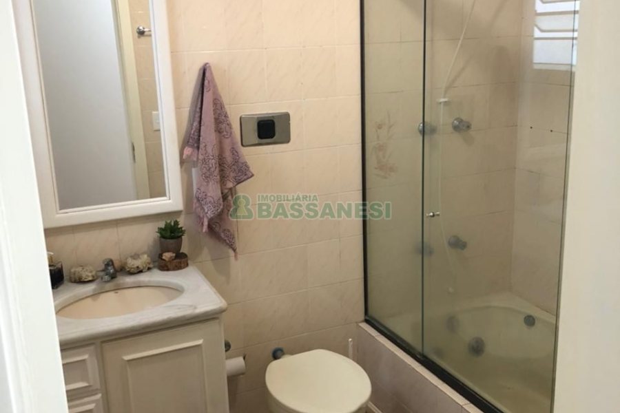 Apartamento com 77m², 2 dormitórios, 1 vaga, no bairro Marechal Floriano em Caxias do Sul para Comprar