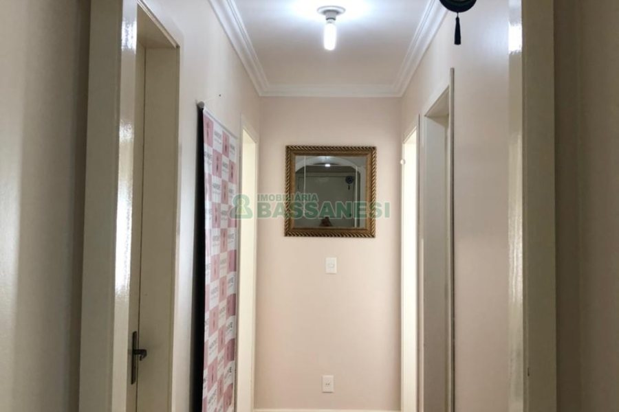 Apartamento com 77m², 2 dormitórios, 1 vaga, no bairro Marechal Floriano em Caxias do Sul para Comprar