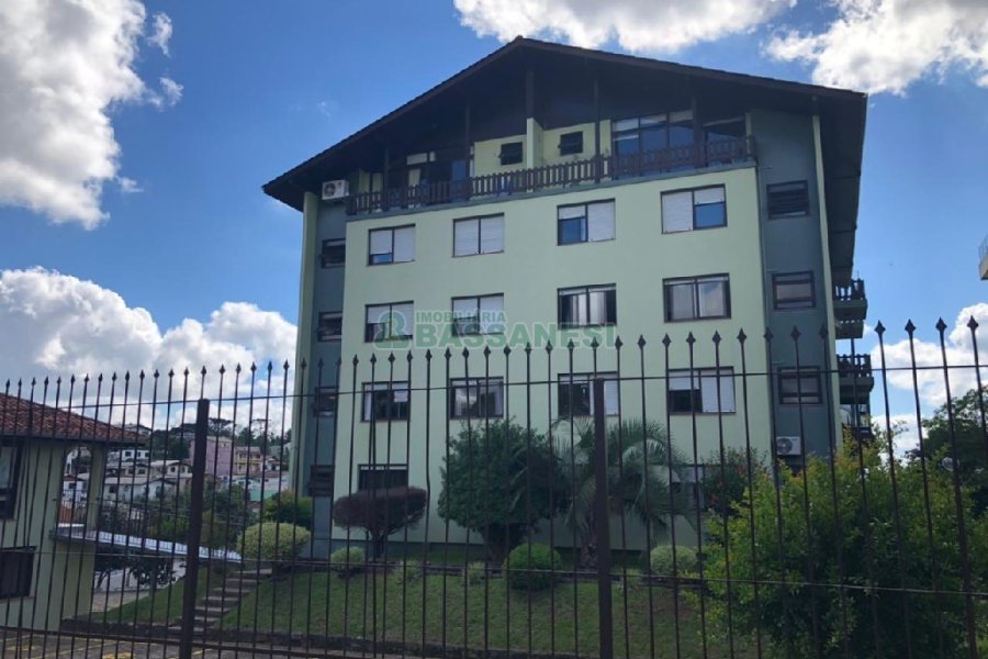 Apartamento com 77m², 2 dormitórios, 1 vaga, no bairro Marechal Floriano em Caxias do Sul para Comprar