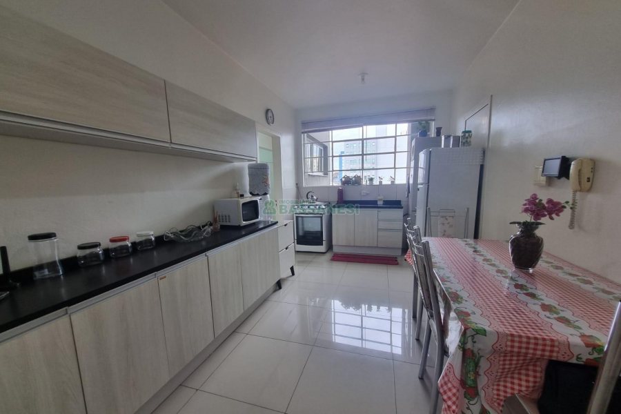 Apto Mobiliado com 92m², 2 dormitórios, no bairro São Pelegrino em Caxias do Sul para Alugar
