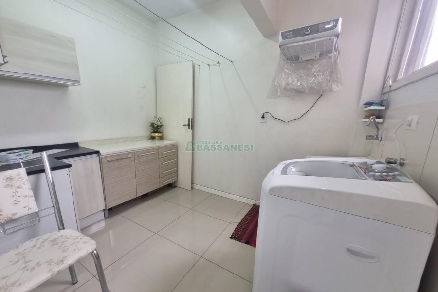 Apto Mobiliado com 92m², 2 dormitórios, no bairro São Pelegrino em Caxias do Sul para Alugar