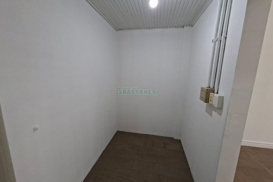 Loja com 36m², no bairro São Pelegrino em Caxias do Sul para Alugar