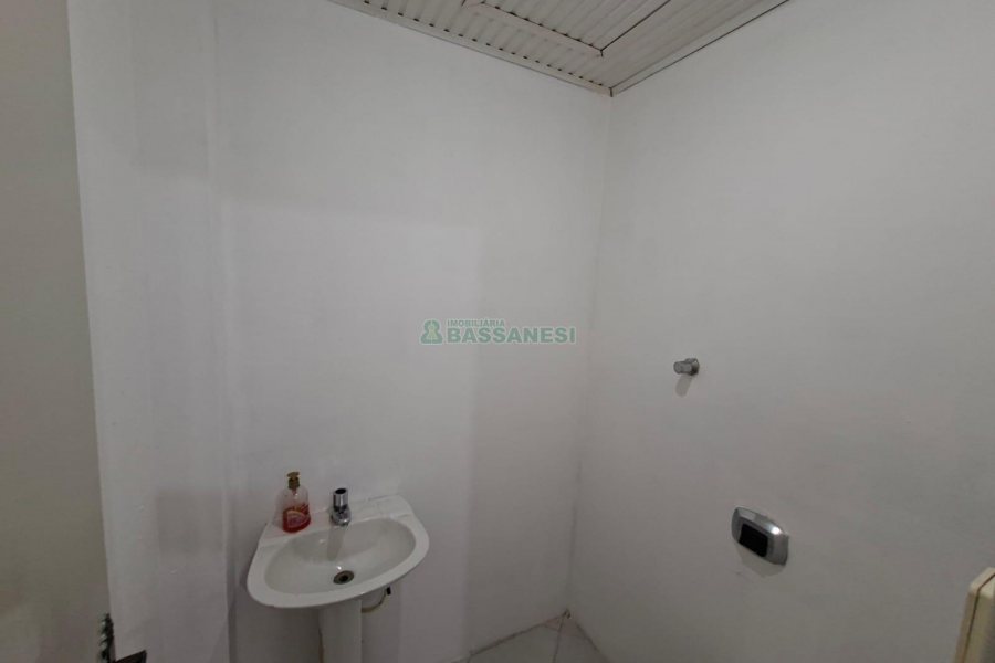 Loja com 36m², no bairro São Pelegrino em Caxias do Sul para Alugar