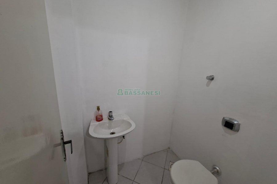 Loja com 36m², no bairro São Pelegrino em Caxias do Sul para Alugar