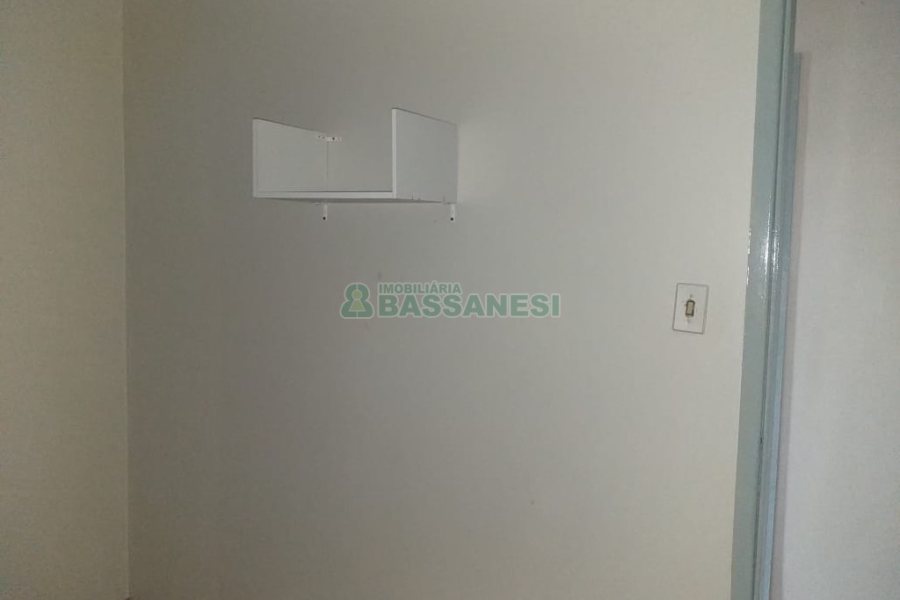 Casa com 230m², 3 dormitórios, 2 vagas, no bairro Diamantino em Caxias do Sul para Comprar