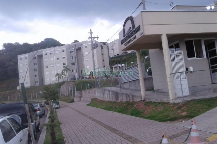 Apartamento com 60m², 2 dormitórios, 1 vaga, no bairro Nossa Senhora das Graças em Caxias do Sul para Alugar