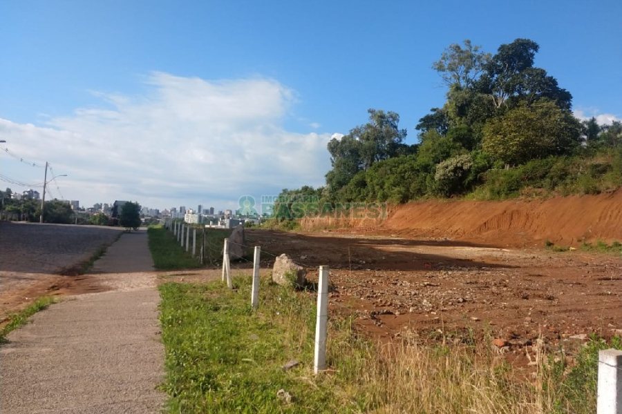 Terreno com 4045m², no bairro Santa Catarina em Caxias do Sul para Comprar