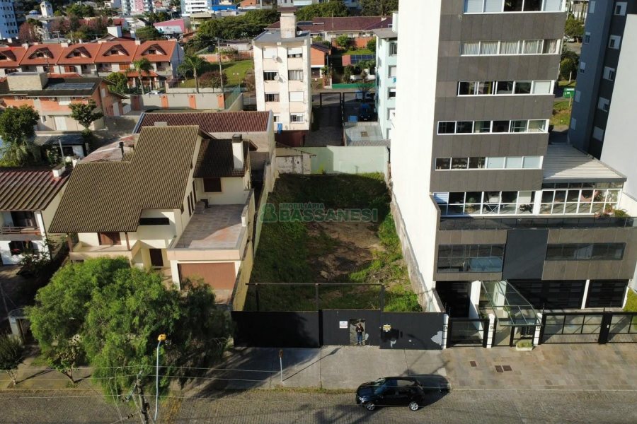 Terreno com 493m², no bairro Jardim América em Caxias do Sul para Comprar