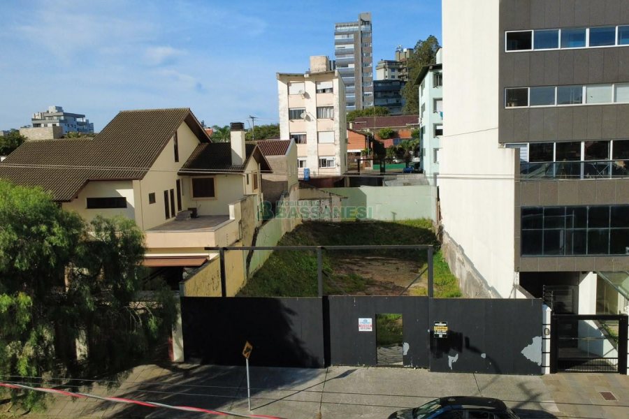 Terreno com 493m², no bairro Jardim América em Caxias do Sul para Comprar