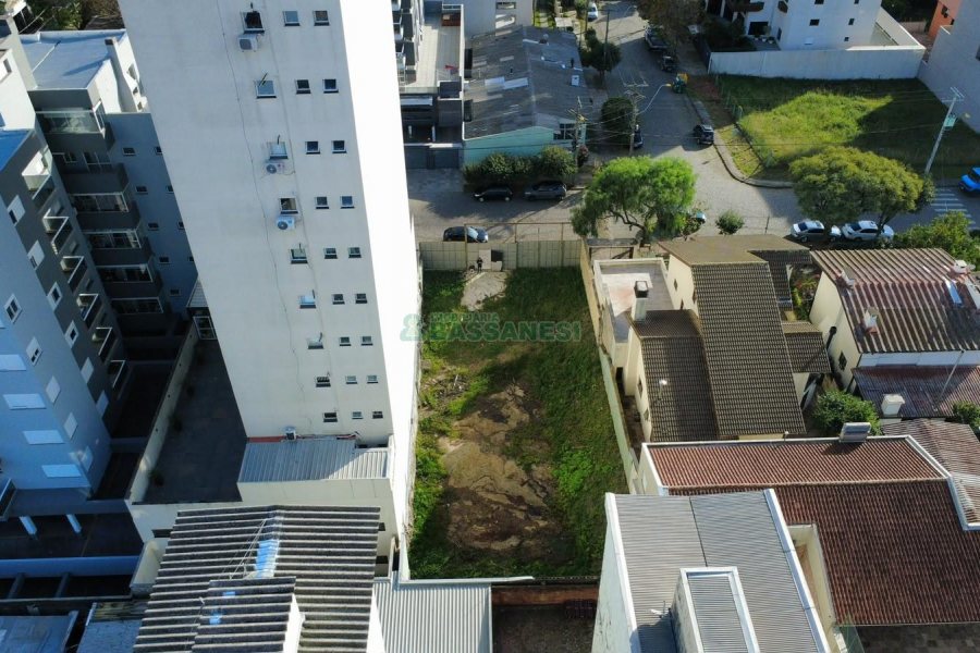 Terreno com 493m², no bairro Jardim América em Caxias do Sul para Comprar