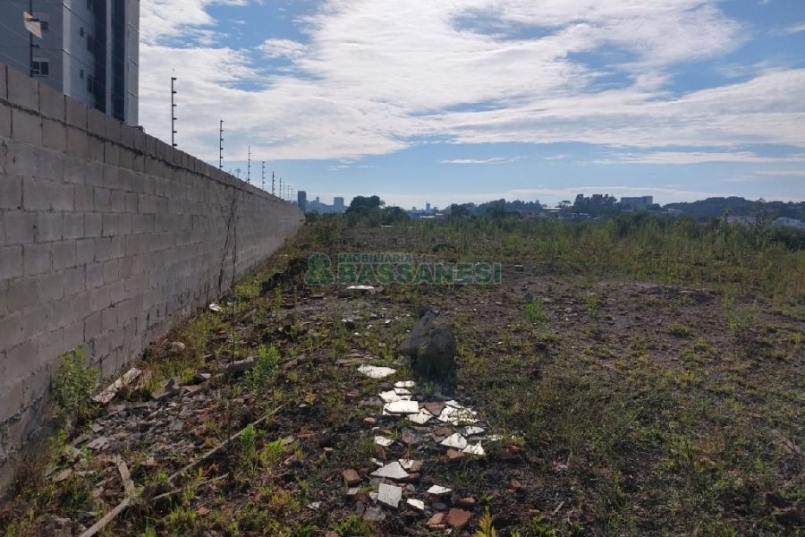 Terreno com 6021m², no bairro Santa Catarina em Caxias do Sul para Comprar
