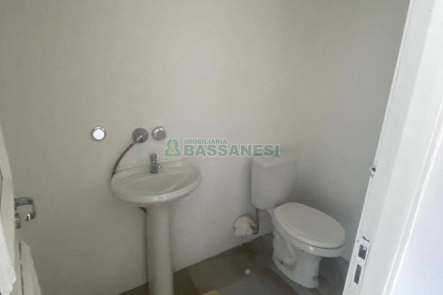 Loja com 61m², no bairro São Pelegrino em Caxias do Sul para Alugar