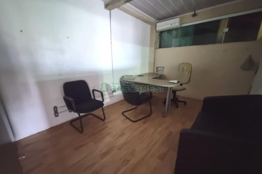 Pavilhão com 140m², no bairro Pioneiro em Caxias do Sul para Alugar