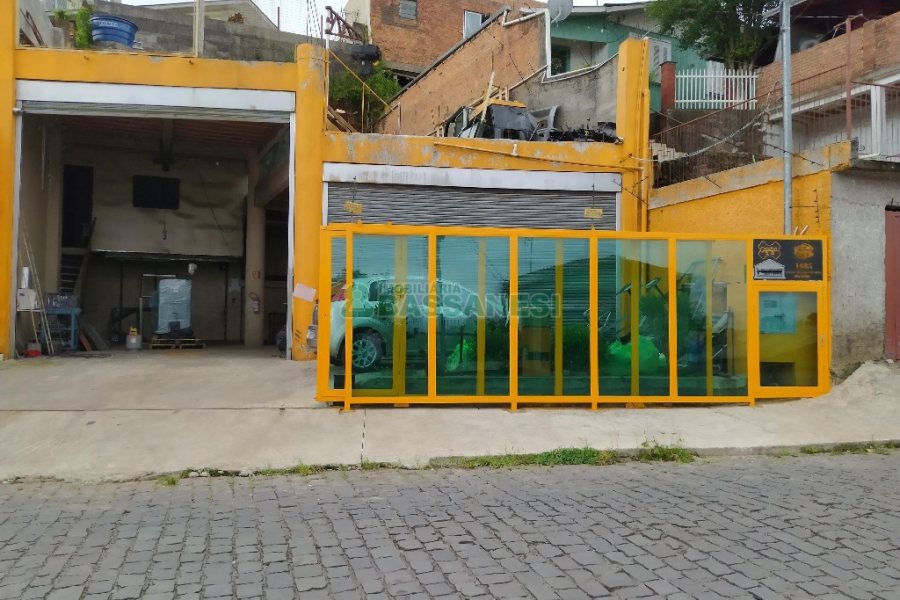 Pavilhão com 140m², no bairro Pioneiro em Caxias do Sul para Alugar