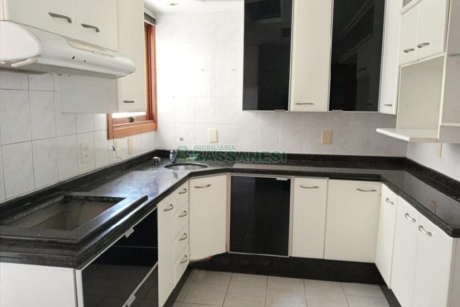 Apartamento, 3 dormitórios, 2 vagas, no bairro Jardim América em Caxias do Sul para Comprar