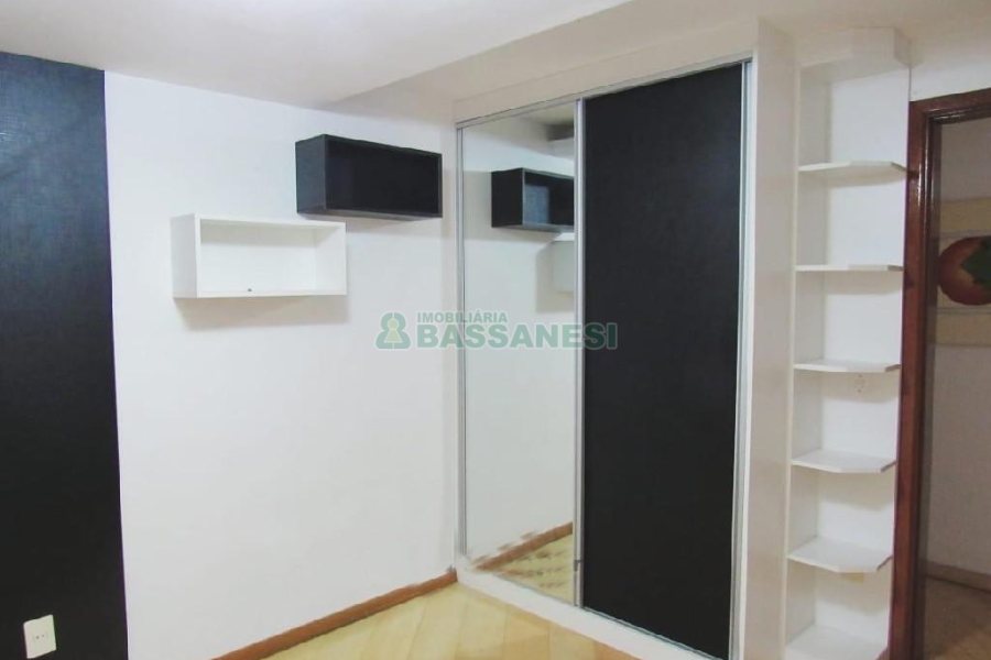 Apartamento, 3 dormitórios, 2 vagas, no bairro Jardim América em Caxias do Sul para Comprar