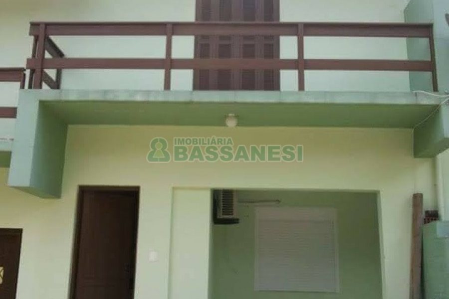 Sobrado com 94m², no bairro Charqueadas em Caxias do Sul para Comprar