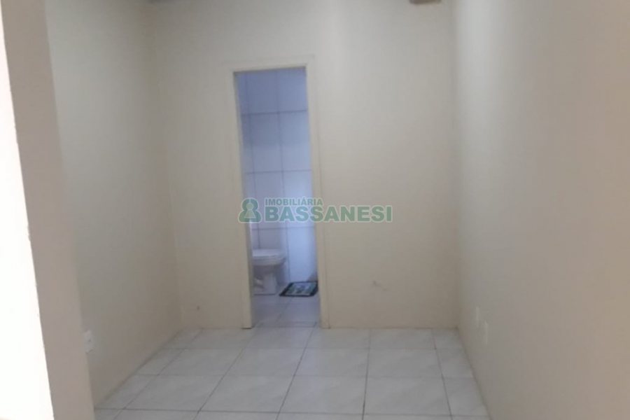 Sobrado com 94m², no bairro Charqueadas em Caxias do Sul para Comprar
