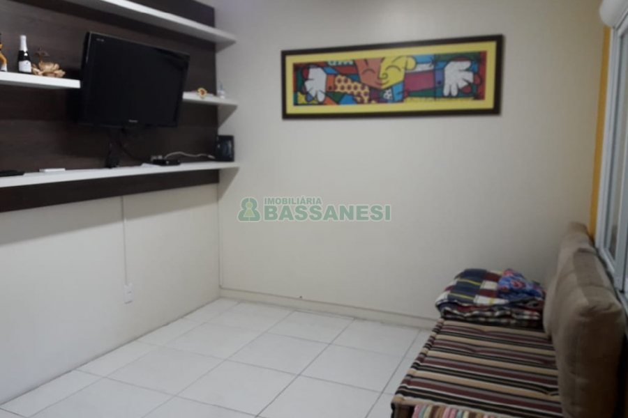 Sobrado com 94m², no bairro Charqueadas em Caxias do Sul para Comprar