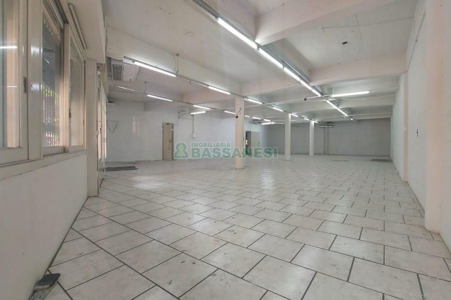Loja com 204m², no bairro São Pelegrino em Caxias do Sul para Alugar