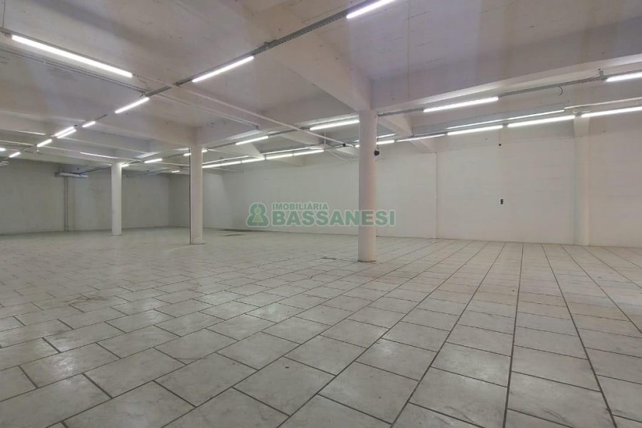 Loja com 204m², no bairro São Pelegrino em Caxias do Sul para Alugar