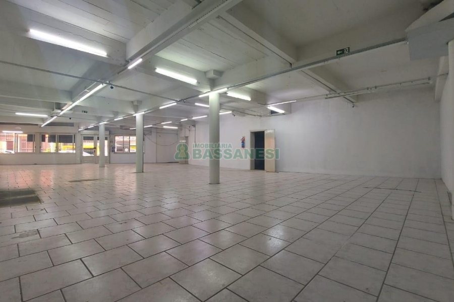 Loja com 204m², no bairro São Pelegrino em Caxias do Sul para Alugar