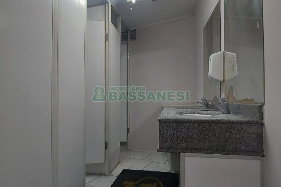 Loja com 204m², no bairro São Pelegrino em Caxias do Sul para Alugar