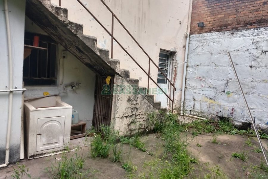 Casa com 100m², 3 dormitórios, 1 vaga, no bairro Panazzolo em Caxias do Sul para Comprar