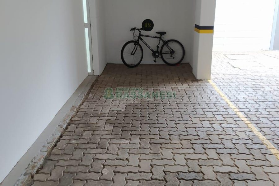 Apto Mobiliado com 58m², 2 dormitórios, 1 vaga, no bairro Santa Lúcia em Caxias do Sul para Alugar