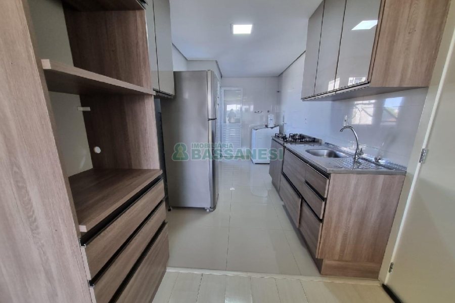 Apto Mobiliado com 58m², 2 dormitórios, 1 vaga, no bairro Santa Lúcia em Caxias do Sul para Alugar